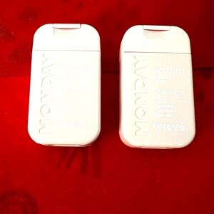 MONDAY HAIRCARE
MOISTURE SHAMPOO and CONDITIONER SET